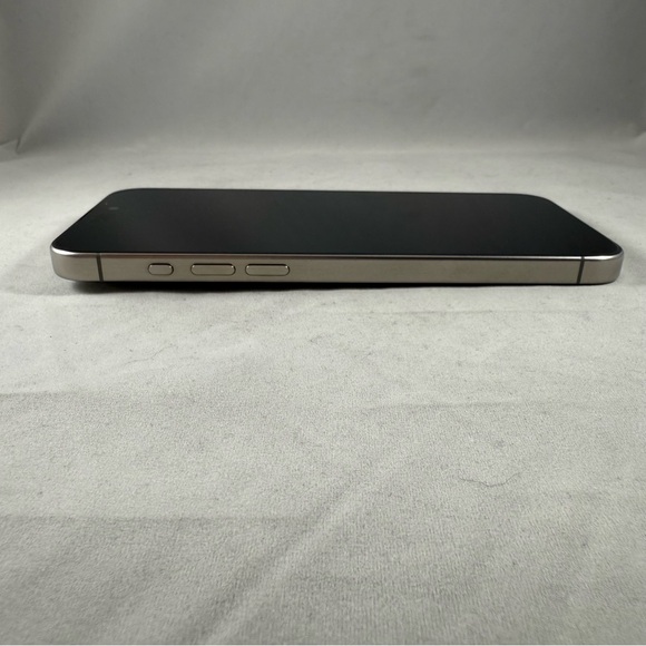 Apple iPhone 15 Pro Max - 512 GB - Natural Titanium (Unlocked) - Picture 7 of 12